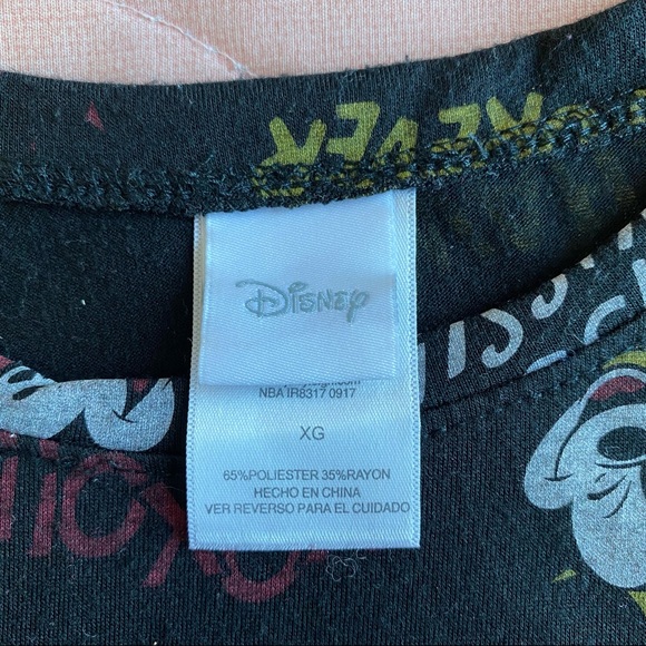 mickey & minnie t-shirt NWOT valentines day xoxo comic book style design Disney - Picture 3 of 5